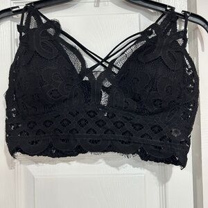 Zenana, large, black lace crop top